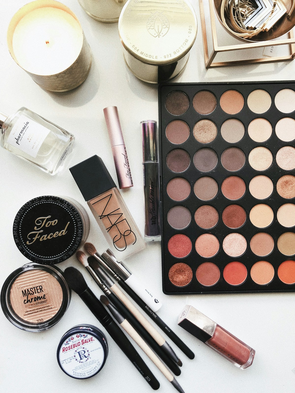 Anastasia Beverly Hills Rose Gold Eye Shadow Palette in 18 Luxe Foil & Matte Shades